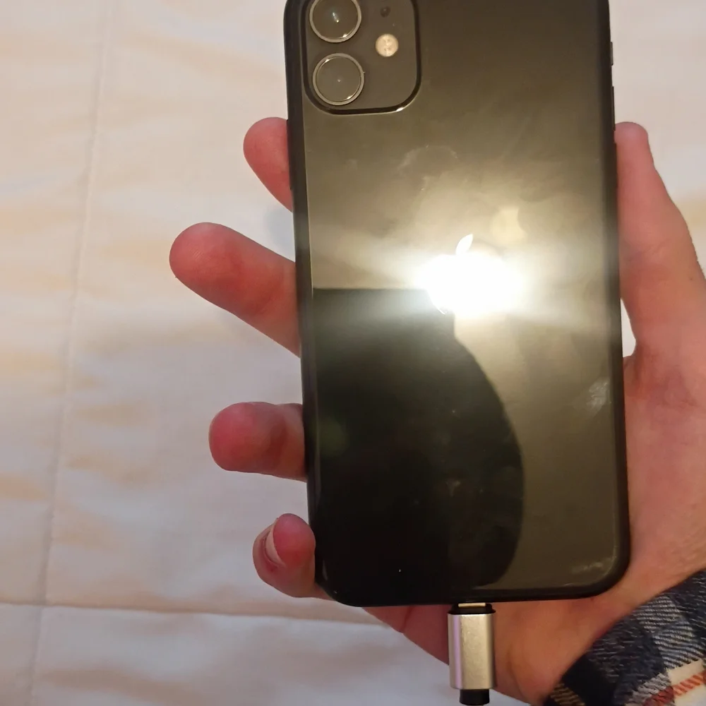 Apple iPhone 11 - 64GB - Great Condition